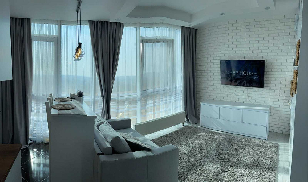 Большая однокомнатная квартира в новом доме с красивым ремонтом Одеса - зображення 5