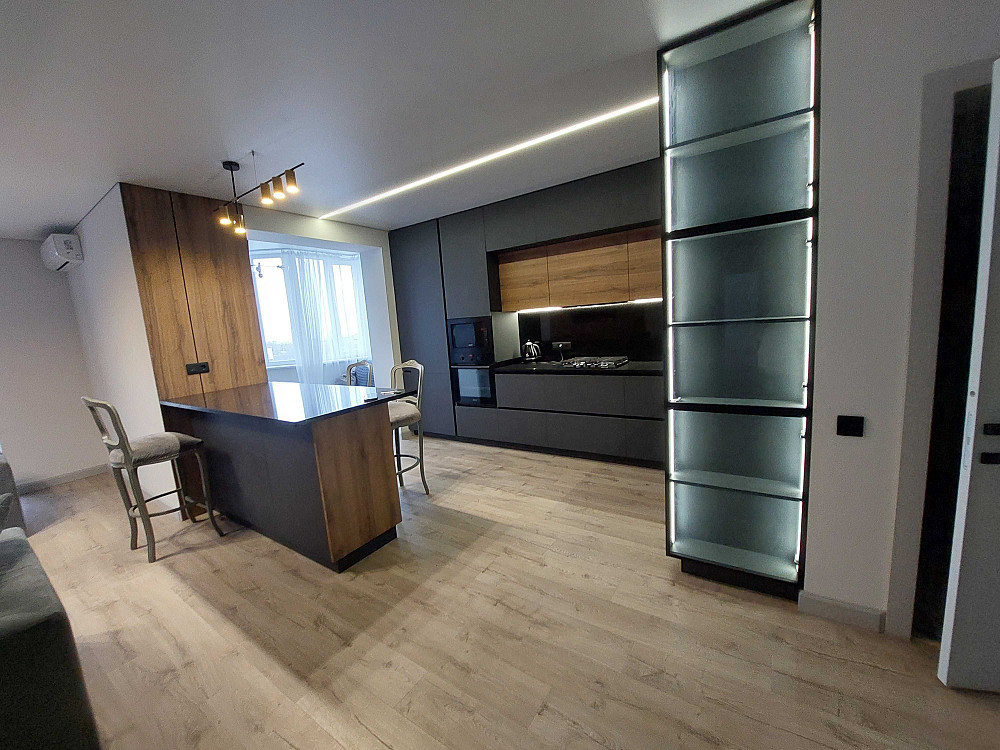 Продам квартиру з ремонтом 120 кв.м. в цегляному будинку. АОГВ. Одеса - зображення 1