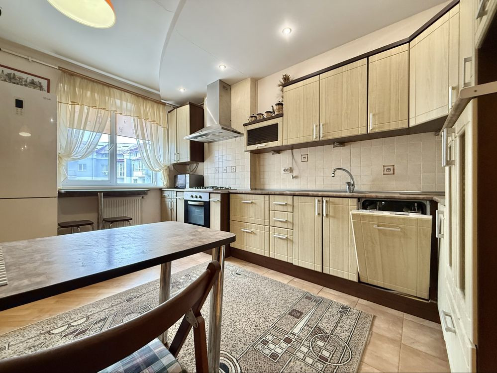 Простора 3-кім квартира в самому серці міста! в. Північний Бульвар ! Ивано-Франковск - изображение 1