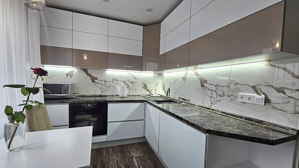 3 кімн. Квартира 88 кв.м. з ЄВРОРЕМОНТОМ ,  вул. МОМОТА, Р-Н  5 ШКОЛИ Бориспіль - зображення 1