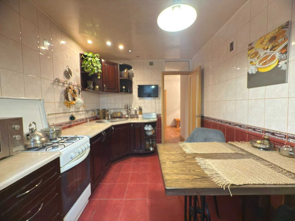 Простора 2-кімнатна квартира, Київ на Драгоманова, 5, Дарницький район Київ - зображення 2