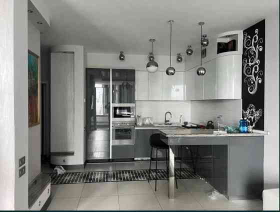 Большую элитную продам квартиру 72 м.кв. в бизнес класса ЖК Мир!SE Харків