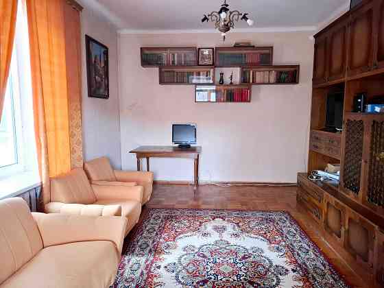 2К Грушевського 28/2 Урядовий Квартал  Маріїнський парк  М Арсенальна Киев