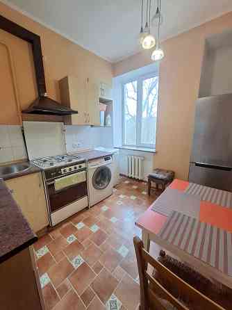 2К Грушевського 28/2 Урядовий Квартал  Маріїнський парк  М Арсенальна Киев