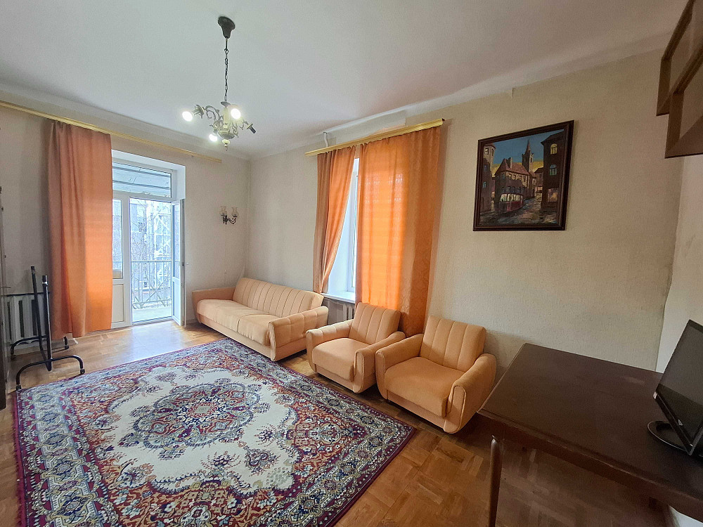 2К Грушевського 28/2 Урядовий Квартал  Маріїнський парк  М Арсенальна Киев - изображение 2