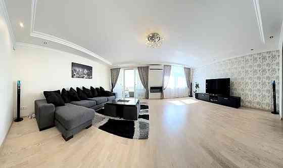 Оболонські Липки, Івасюка 24а, 153м2 3 кімнатна біля набережної Киев