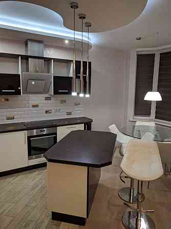 Оренда 2 к кв Ахматової 34 низький поверх Позняки Осокорки Рівер Молл Киев