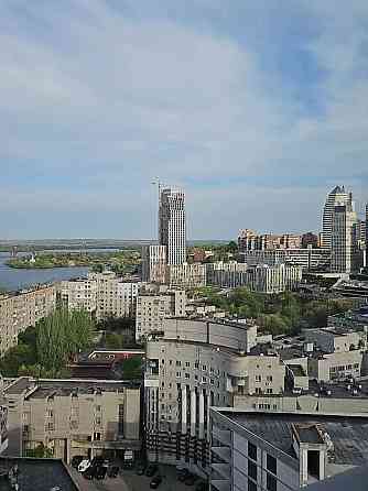 4 спальни, Терраса, Новый ремонт. Панорамный вид. Продам квартиру. Днепр