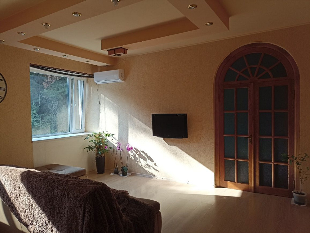 Жилая уютная 4х.ком. квартира сталинка с автон.отоплением на Богунии Житомир - изображение 2