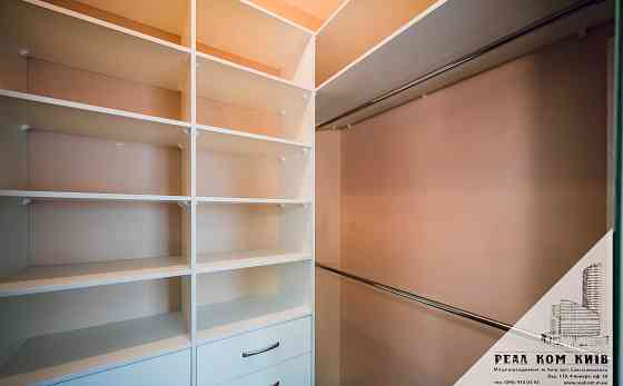 Чарівна 2к. кв. по вулиці Єфремова 8-А метро Академмістечко 1 хв пішки Київ