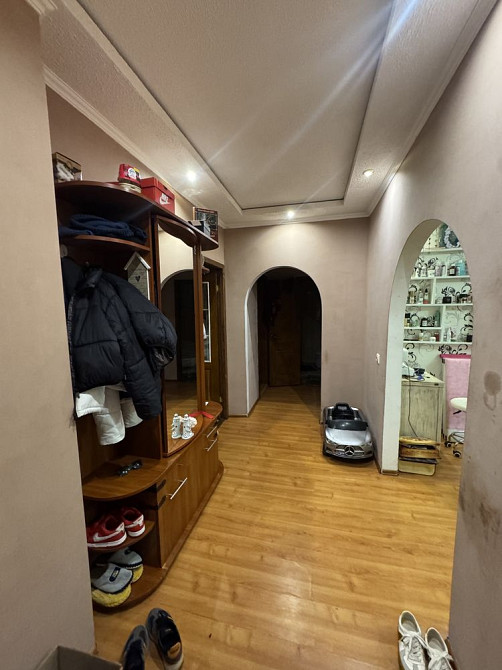 Продам квартиру в центрі Іванкова  - зображення 2