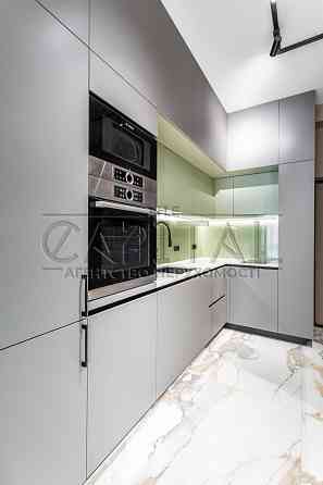 Оренда 2к сучасної видової квартири, Ярославів Град, 50м, Центр Киев