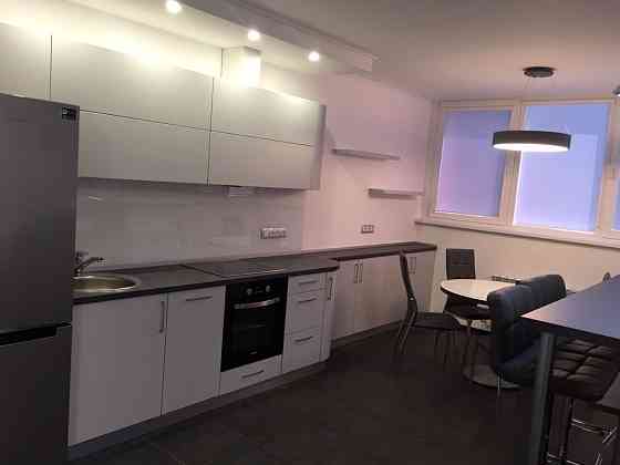 БЕЗ %, Олени Пчілки 3, шикарна 1К, велика студія, Позняки Киев