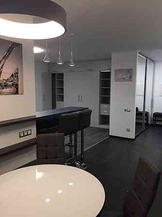 БЕЗ %, Олени Пчілки 3, шикарна 1К, велика студія, Позняки Киев