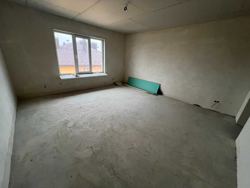 Велика двокімнатна квартира з початковим ремонтом. Ирпень - изображение 1