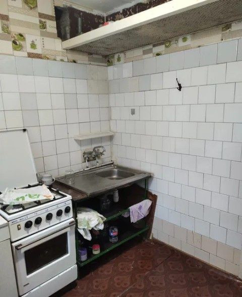 Продам 1к.кв. 5/5 крыша под ремонт ул.М.Грушевского Кам`янське (Запорізька обл.) - зображення 4