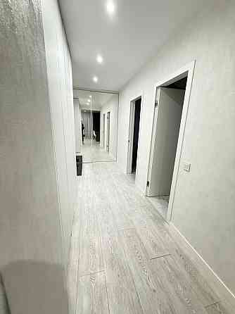 Продам 2 к квартиру з терасою в клубному будинку м Лівобережна Киев