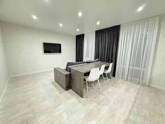 Продам 2 к квартиру з терасою в клубному будинку м Лівобережна Киев