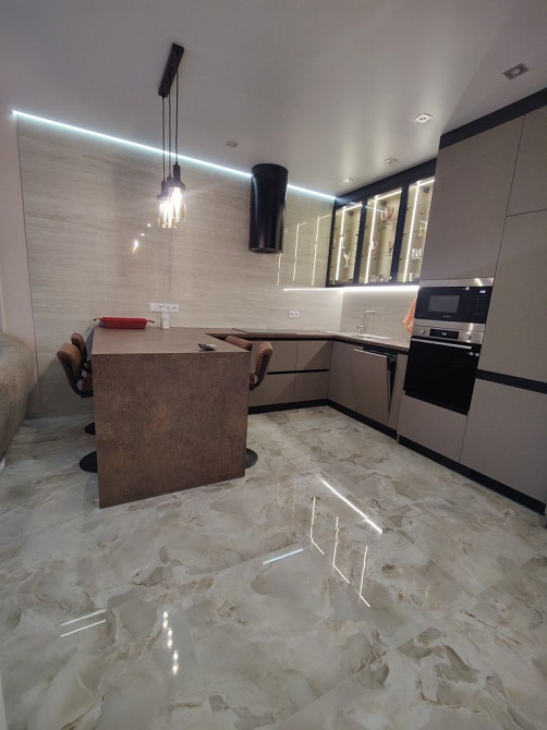 2 км Брюховичі 1 Здача!+ Паркінг з електро,600 у.о Брюховичи - изображение 1