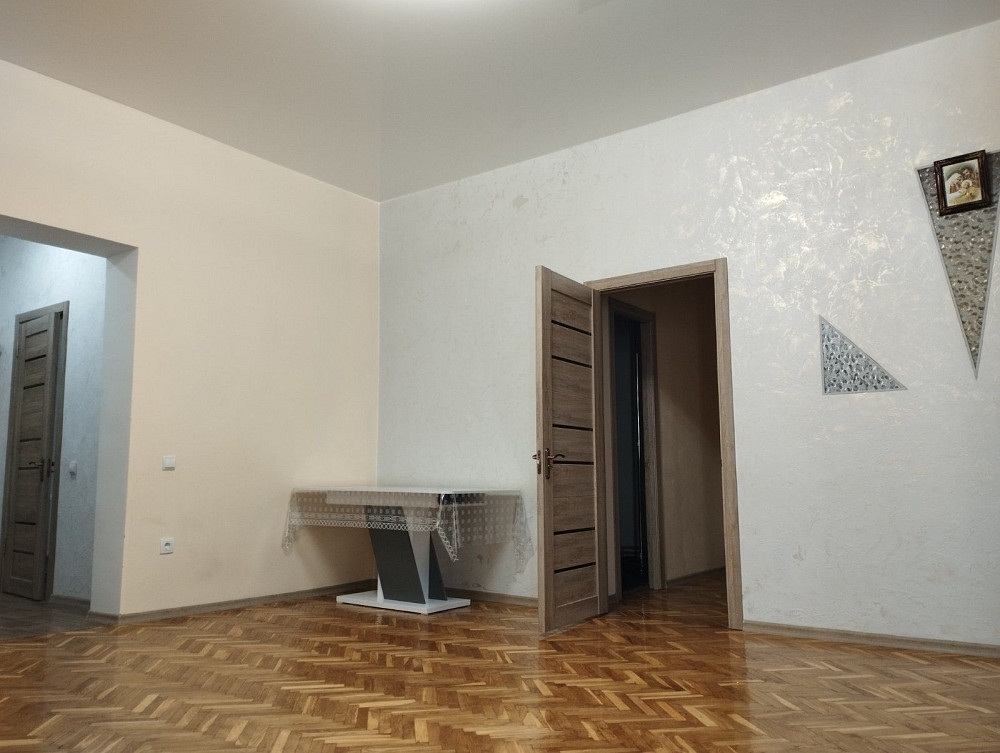 Власник! Здається 2кімн квартира на Майдан Ринок. Срочно! Стрий - зображення 3