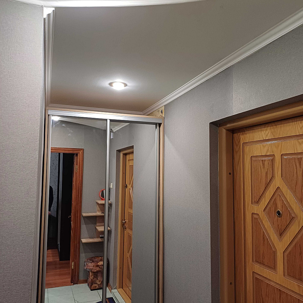 Оренда  1 кімнатної квартири на Бородінськом р-н Континента Запоріжжя - зображення 4