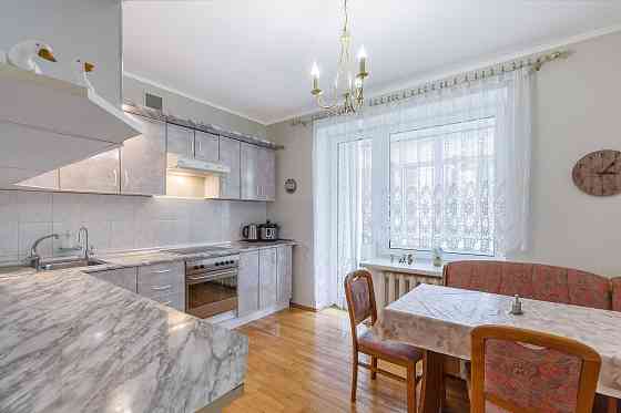 Оренда, вул. Тургенєвська, 52-58, 3 кімнати, 110 м², Центр Киев