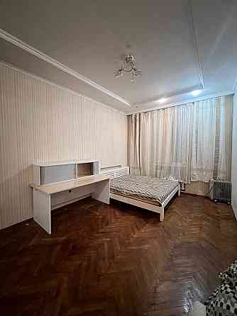 Здається 3-х кімнатна на Нивках. Киев