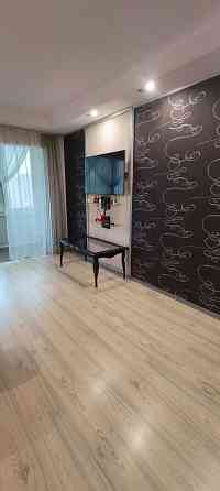 Оренда великої, гарної 3-к квартири меблі, техніка. Харківське шосе. Киев