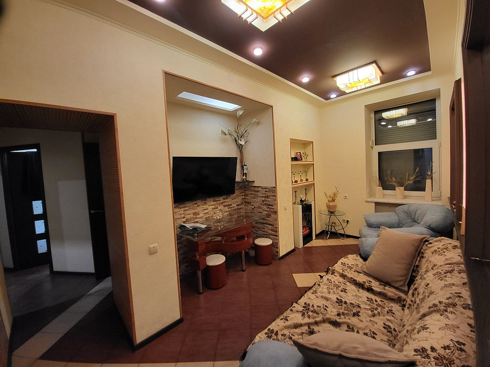 Сдам  3 к квартиру, р-н Центра. Каменское (Запорожская обл.) - изображение 1