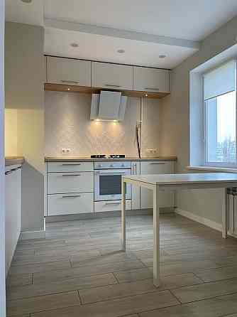 Оренда сучасної 3-х кімнатної квартири. Оболонь Приозерна 10г Киев