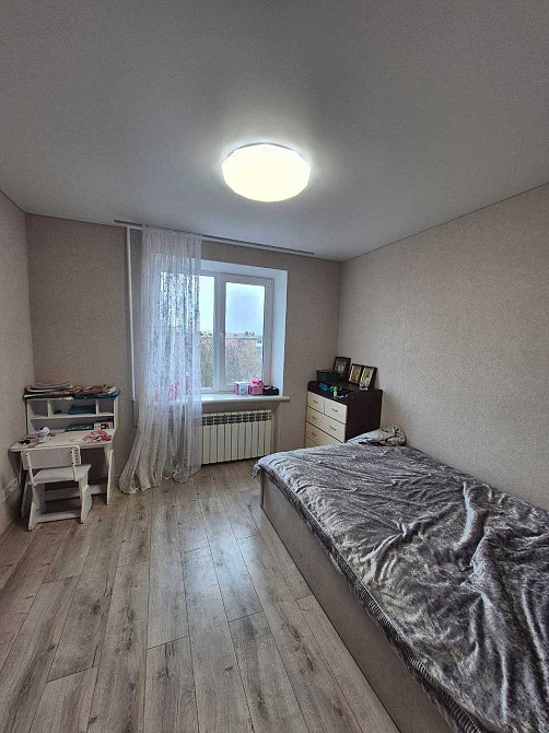 продаж просторої трикімнатної квартири Умань - зображення 1