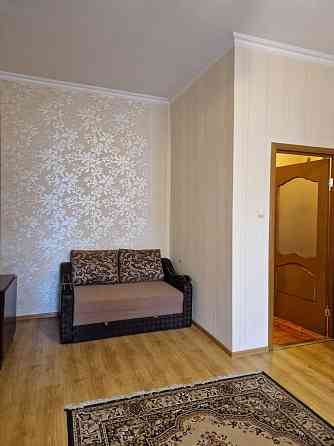 1 к. м. Університет, вул. А.Горської 8 (вул. Белінського). Киев