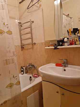 1 к. м. Університет, вул. А.Горської 8 (вул. Белінського). Киев