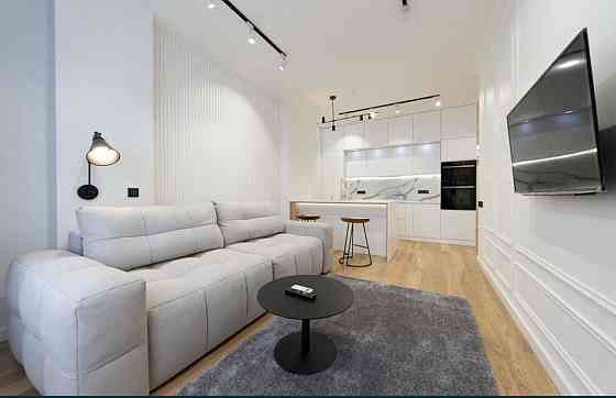 38 перлина Кадор Жилянская ( Жилянська)  м Университет Саксаганського Киев