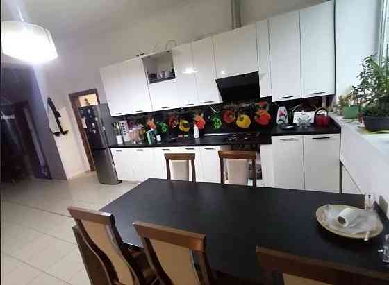 Двокімнатна квартира з ремонтом, Центр міста Буча