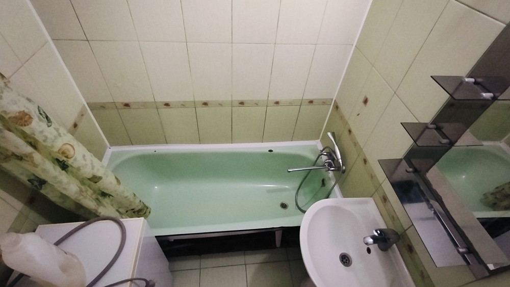 Продається 4-кім. квартира по м-ну Перемоги Вараш - зображення 3