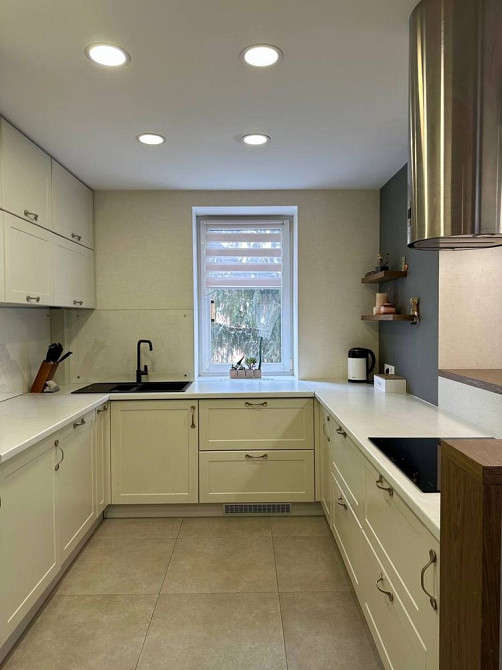 Продам чудову квартиру ! Топ локація 12 ЗОШ Рівне - зображення 1