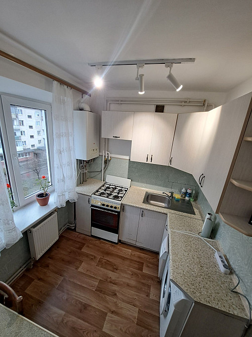 Вільна 2во кімнатна квартира Центральна частина міста Ивано-Франковск - изображение 4