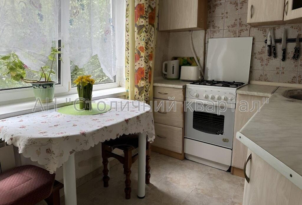 Соломʼянка вулиця Соломʼянська 19 Киев - изображение 1