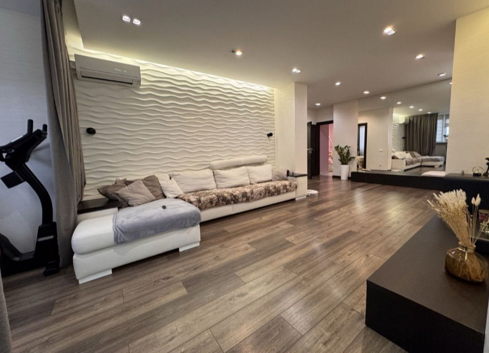 Продам 3х комнатную квартиру с ремонтом в новом кирпичом доме Одесса - изображение 1