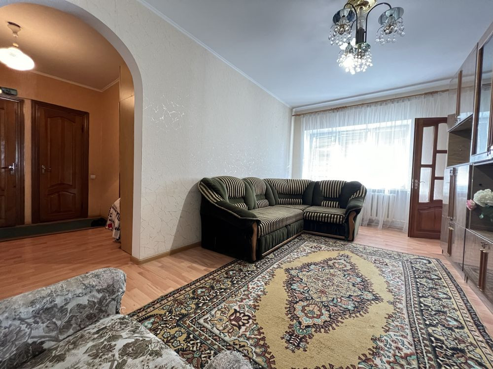 Продам чотирьох кімнатну квартиру по вул. Богоявленській Рівне - зображення 1