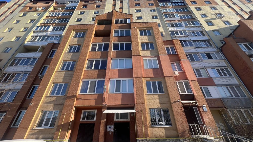 Світла, тепла 2-кімнатна квартира Незалежності 14/1 Бровари - зображення 1