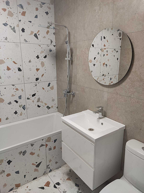 ЦЕНТР 1к квартира Найдешевша Новобудова в місті! за 39800$ з ремонтом! Хмельницький - зображення 2