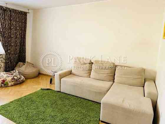 Продаю 3к з ремонтом, Солом'янський р-н, Кадетський Гай 9 Киев