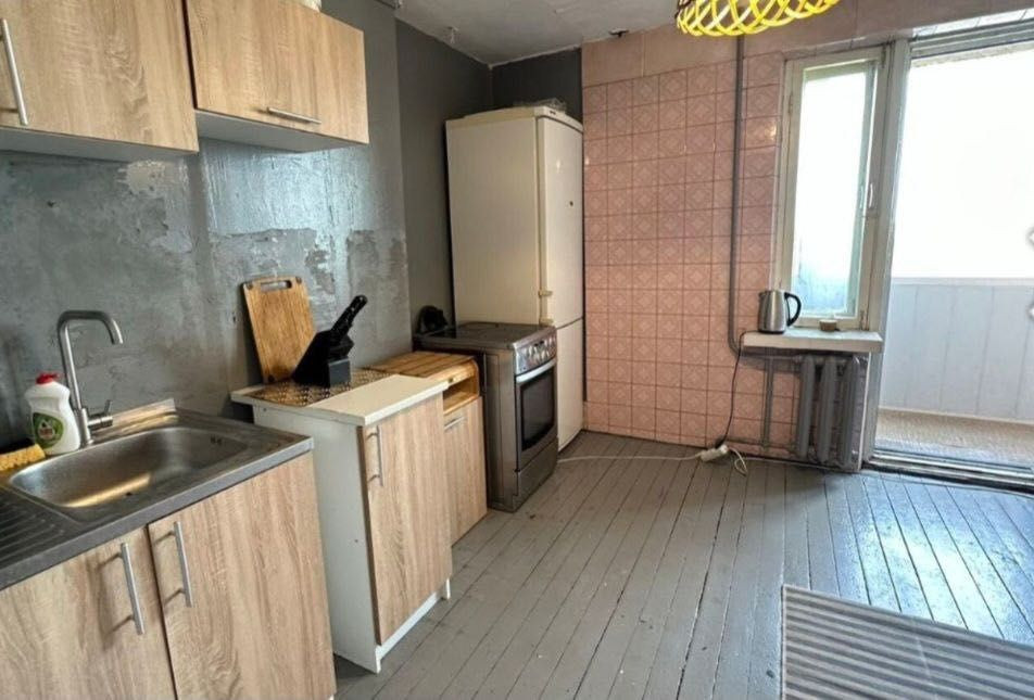 Продам видовую 3 к. квартиру 70 кв. метров в центре Красного Камня Днепр - изображение 1