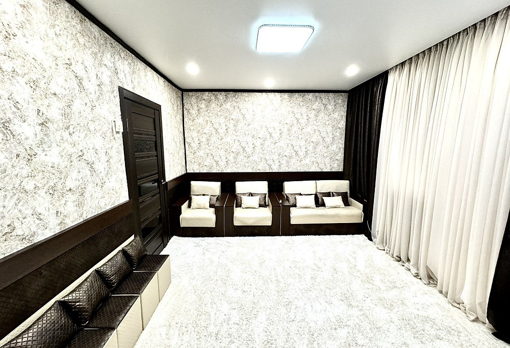 Продаж 2 кімн.квартири з ремонтом по вул Мирослава Скорика Ужгород - изображение 1