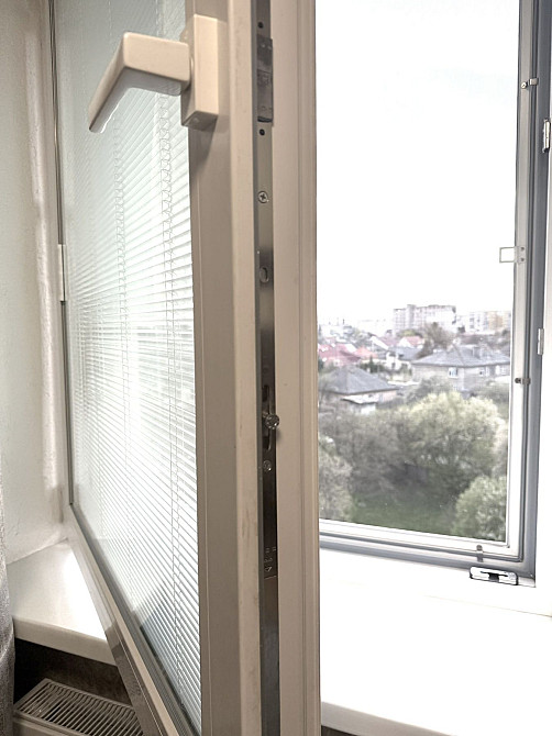 Продаж 2 кімн.квартири з ремонтом по вул Мирослава Скорика Ужгород - изображение 4