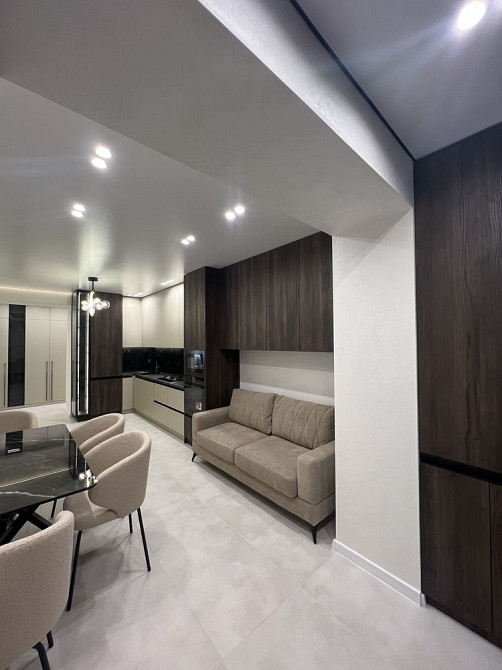 Шикарна 2 кімнатна квартира повністю укомплектована , центр міста Ивано-Франковск - изображение 8