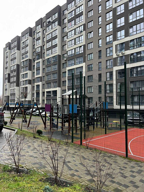 Здана 3 кімнатна на Парковій Алеї Угорники - зображення 1