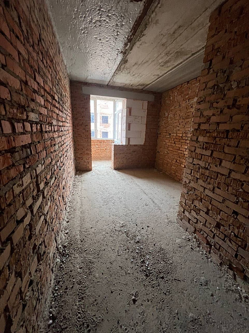 Простора 1-кімнатна квартира в мальовничому передмісті Буча - изображение 1